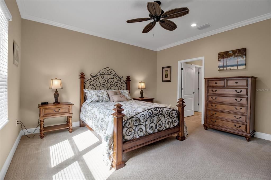 Activo con contrato: $459,000 (3 camas, 2 baños, 1832 Pies cuadrados)