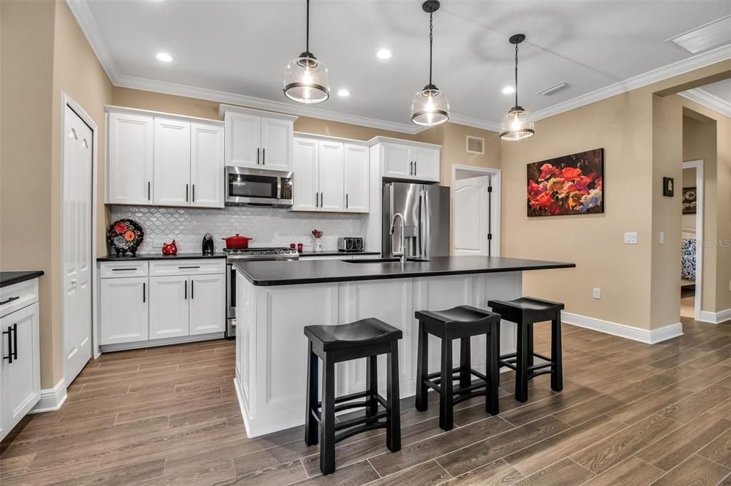 Activo con contrato: $459,000 (3 camas, 2 baños, 1832 Pies cuadrados)