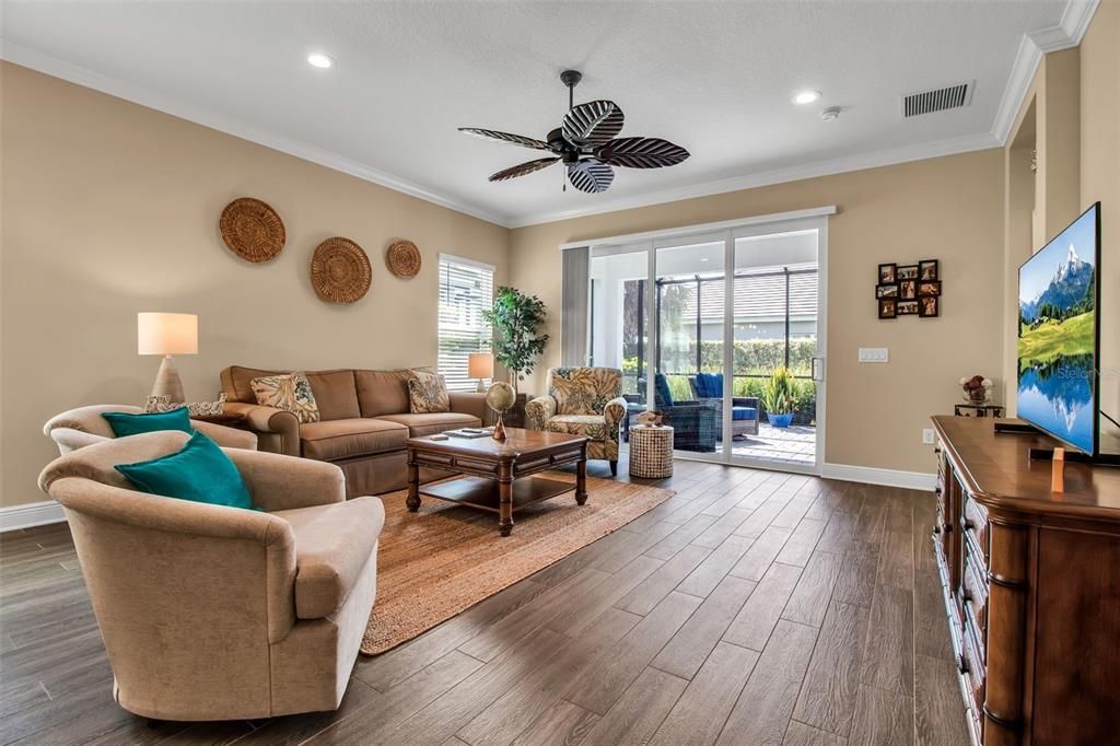 Activo con contrato: $459,000 (3 camas, 2 baños, 1832 Pies cuadrados)