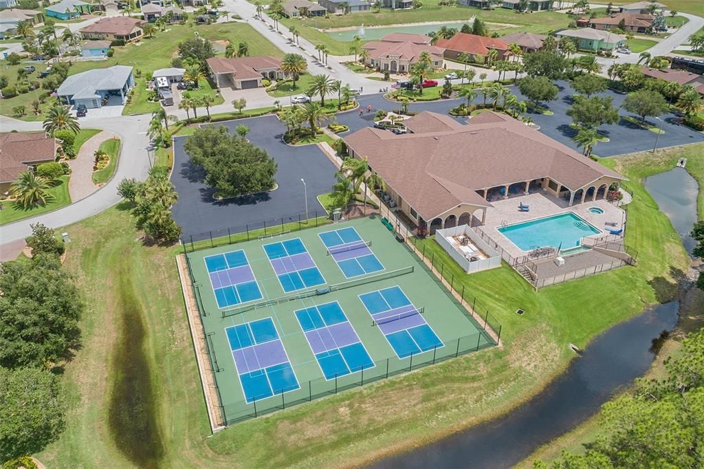 合同活跃: $299,900 (2 贝兹, 2 浴室, 1293 平方英尺)