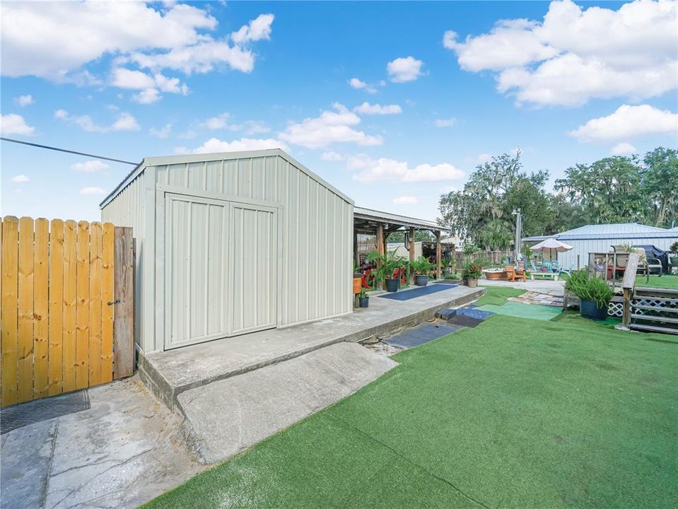 合同活跃: $219,000 (3 贝兹, 1 浴室, 1056 平方英尺)