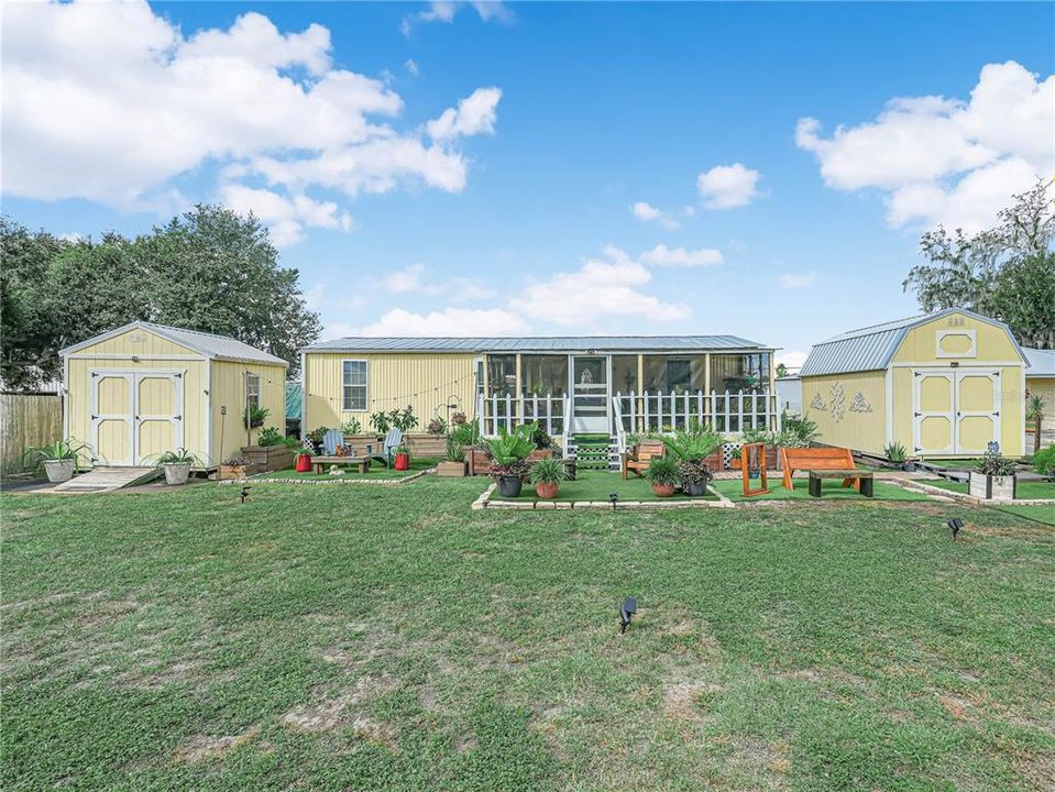 合同活跃: $219,000 (3 贝兹, 1 浴室, 1056 平方英尺)