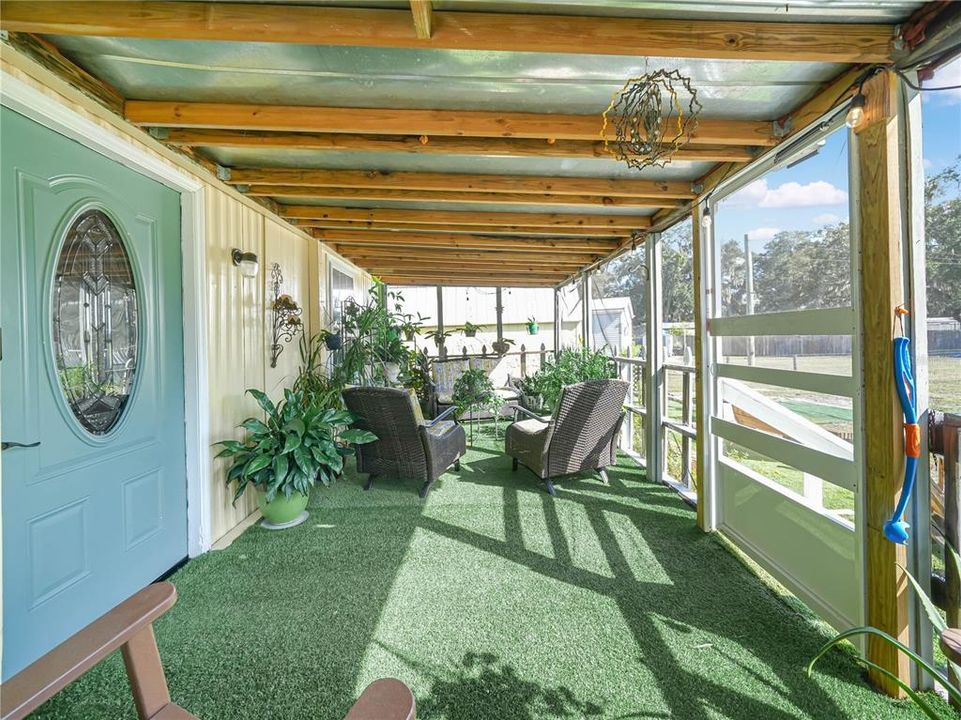 合同活跃: $219,000 (3 贝兹, 1 浴室, 1056 平方英尺)