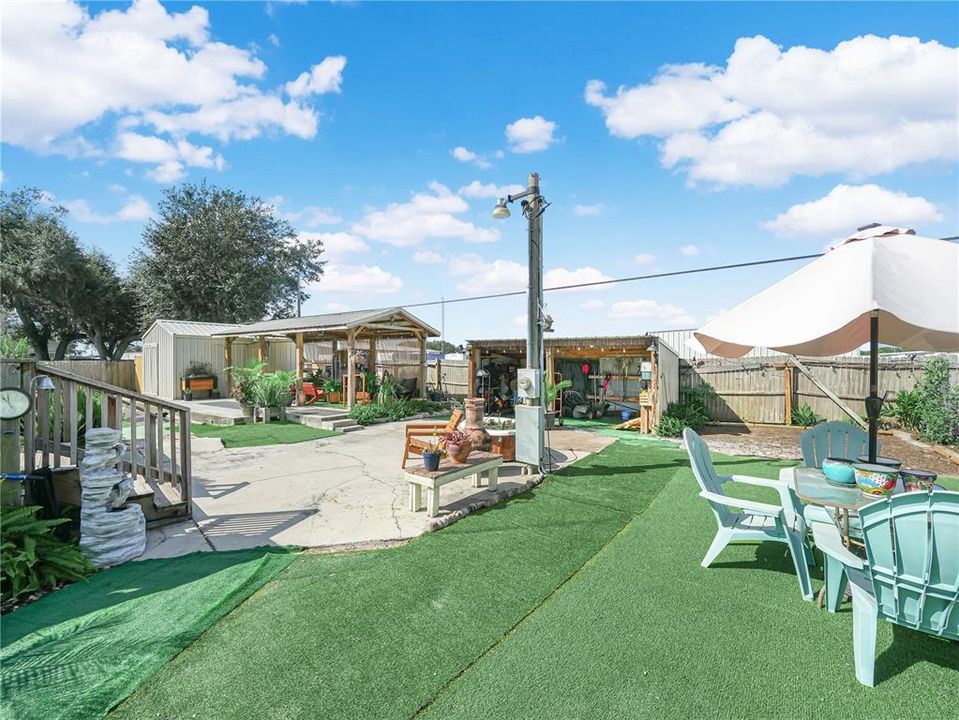 合同活跃: $219,000 (3 贝兹, 1 浴室, 1056 平方英尺)