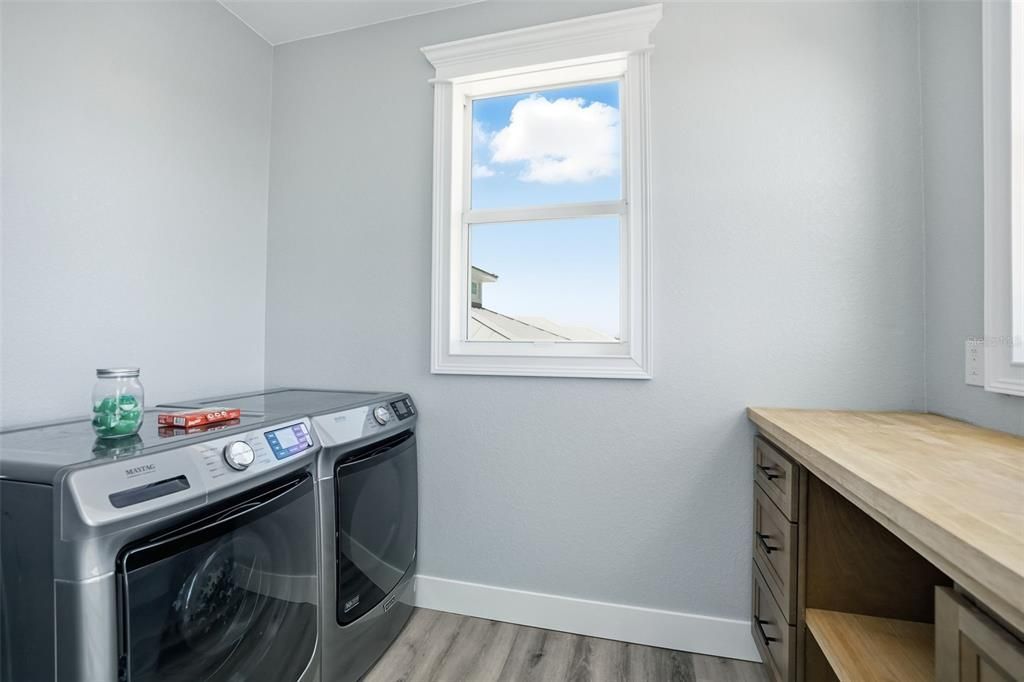 For Sale: $1,150,000 (3 beds, 2 baths, 2321 Square Feet)