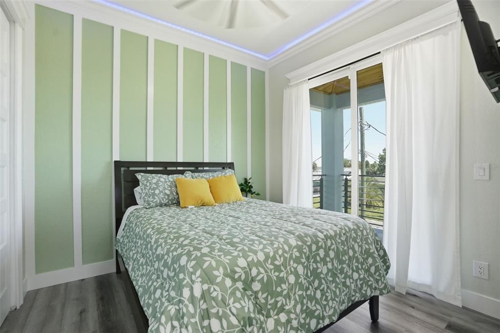 For Sale: $1,150,000 (3 beds, 2 baths, 2321 Square Feet)