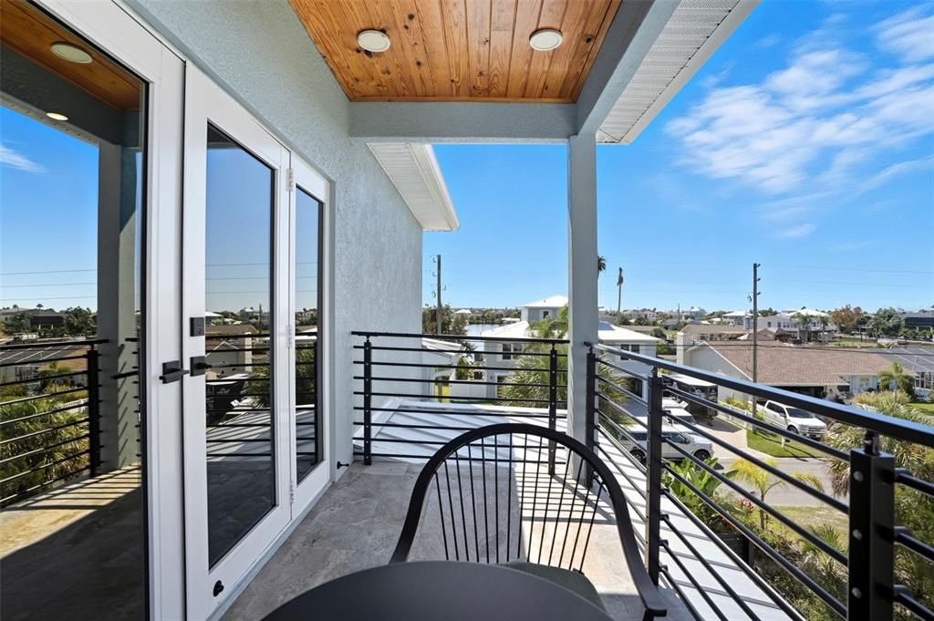 For Sale: $1,150,000 (3 beds, 2 baths, 2321 Square Feet)