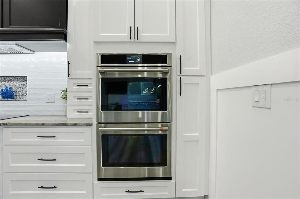 For Sale: $1,150,000 (3 beds, 2 baths, 2321 Square Feet)