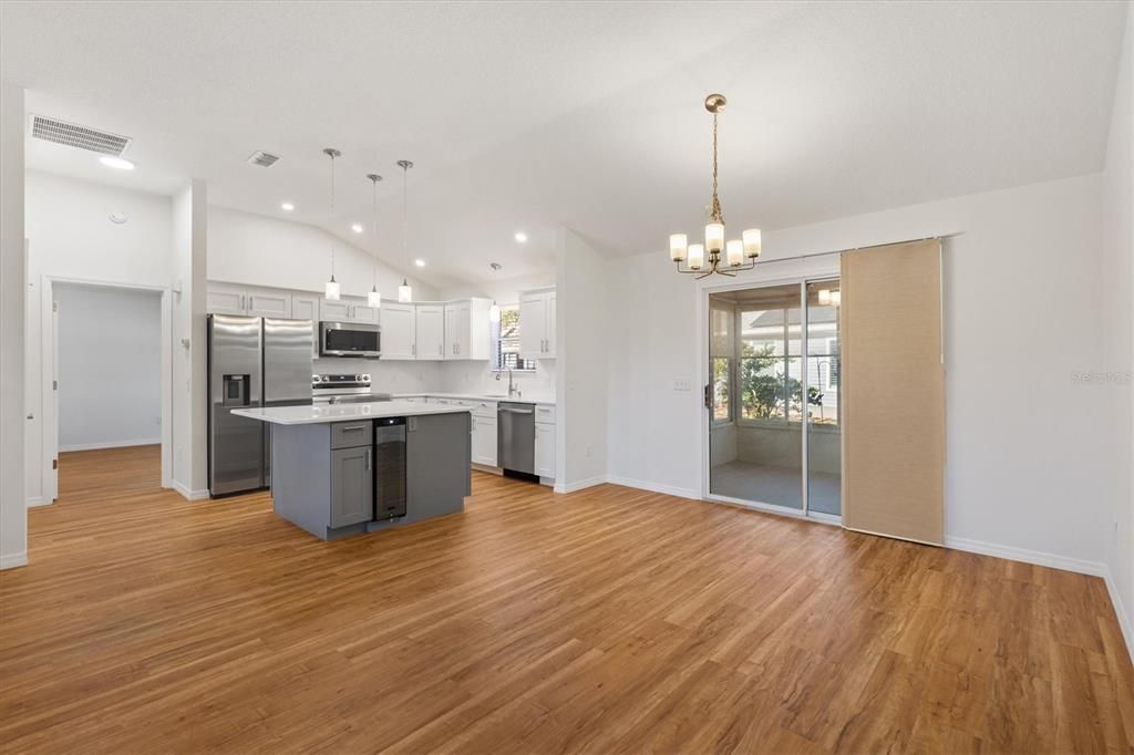 Activo con contrato: $357,500 (3 camas, 2 baños, 1418 Pies cuadrados)