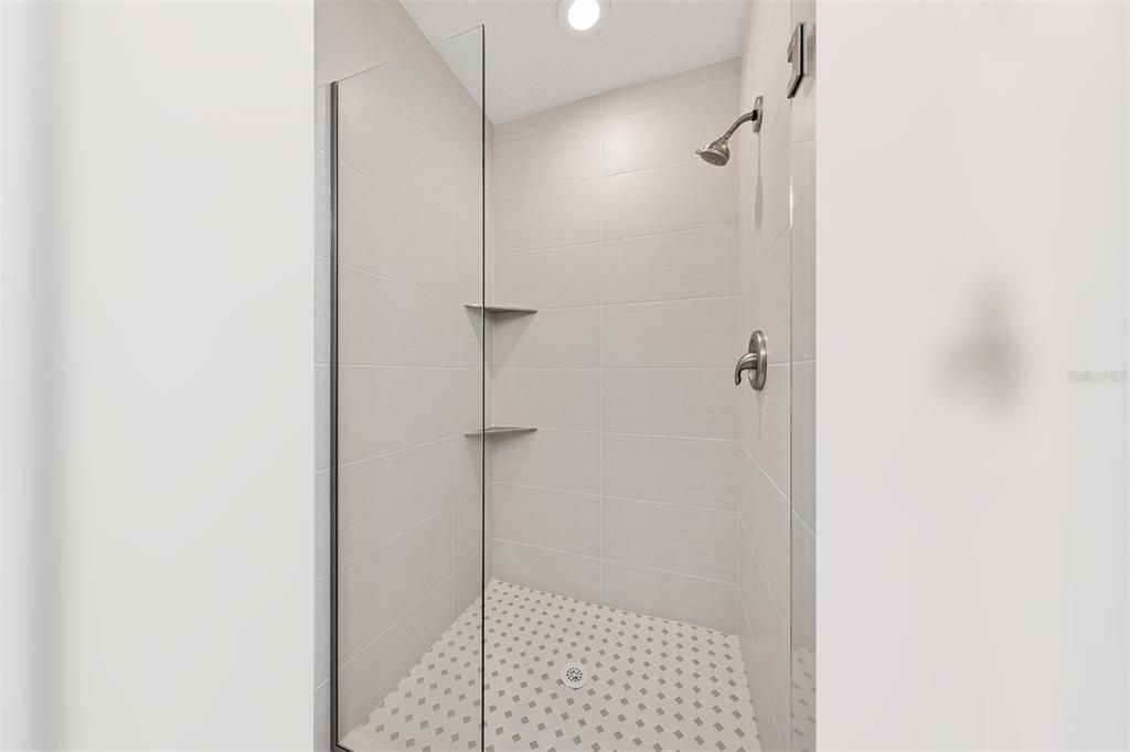 Activo con contrato: $357,500 (3 camas, 2 baños, 1418 Pies cuadrados)