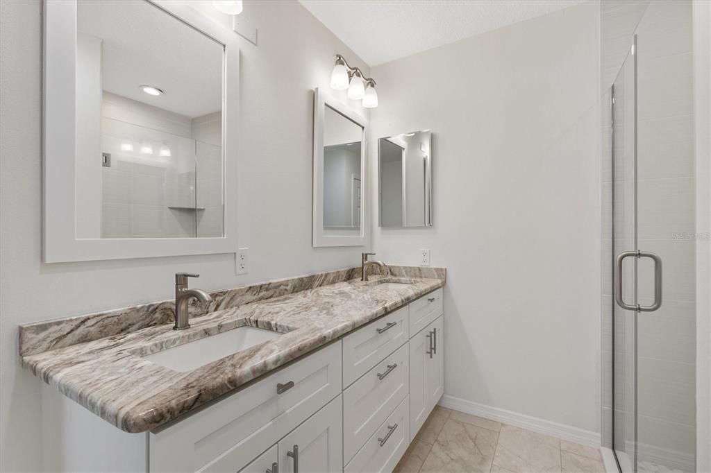 Activo con contrato: $357,500 (3 camas, 2 baños, 1418 Pies cuadrados)