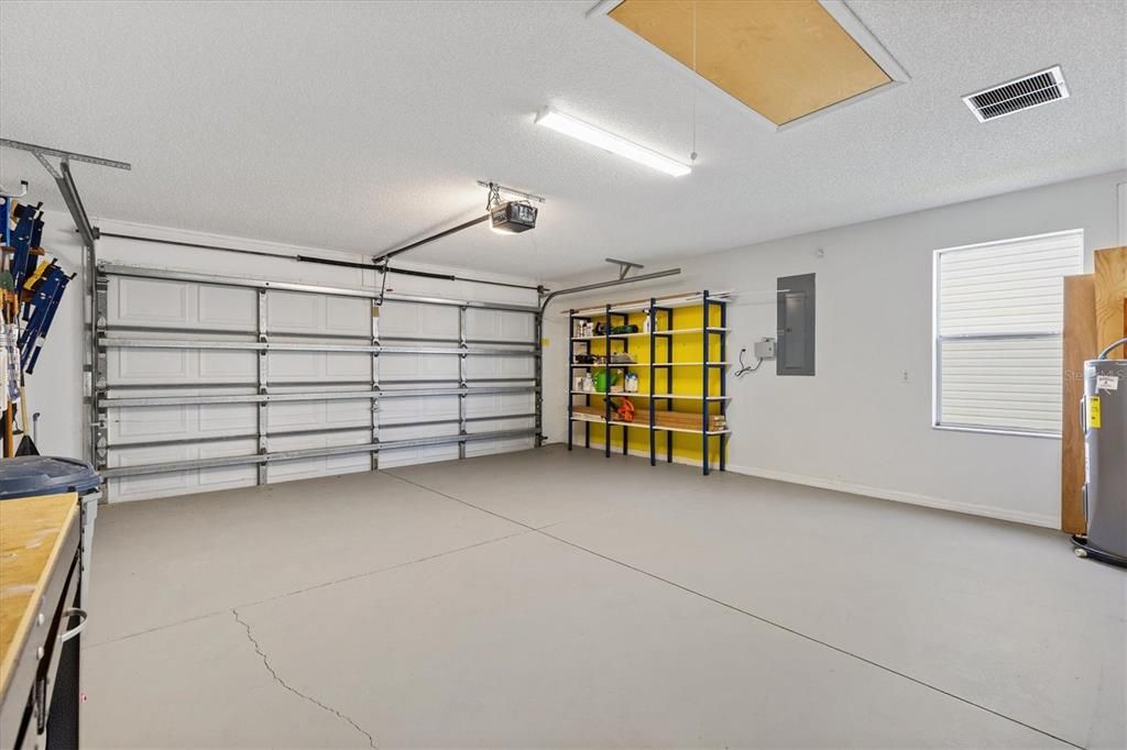 Activo con contrato: $357,500 (3 camas, 2 baños, 1418 Pies cuadrados)