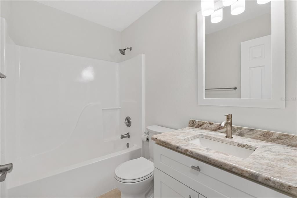 Activo con contrato: $357,500 (3 camas, 2 baños, 1418 Pies cuadrados)