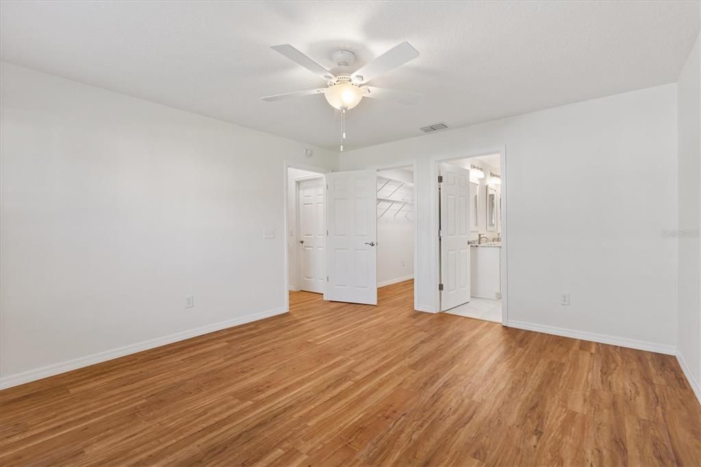 Activo con contrato: $357,500 (3 camas, 2 baños, 1418 Pies cuadrados)