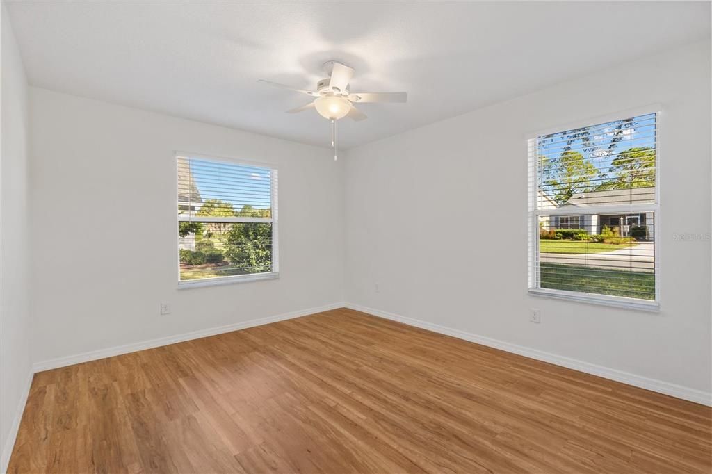 Activo con contrato: $357,500 (3 camas, 2 baños, 1418 Pies cuadrados)