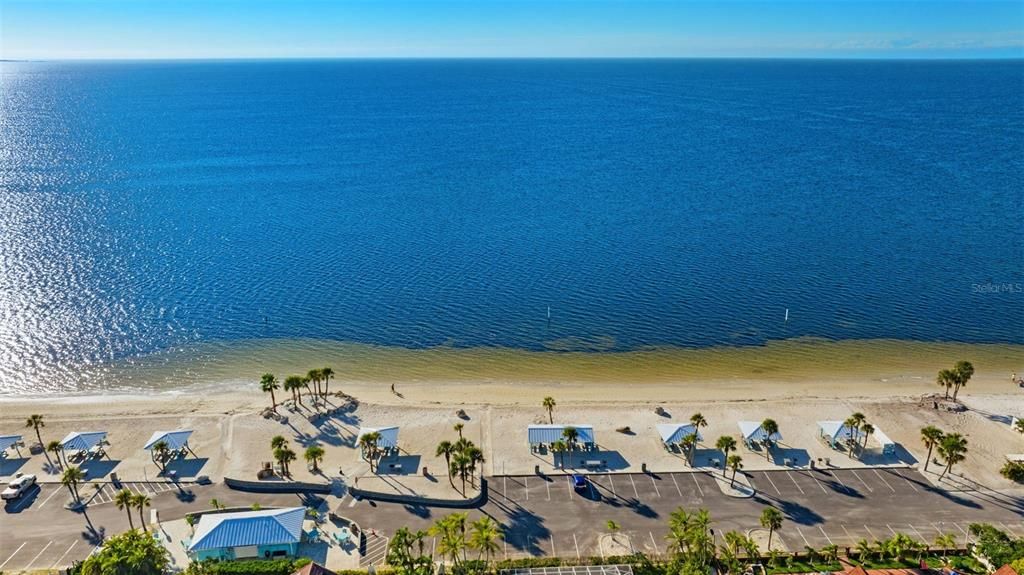 En Venta: $2,371,000 (4 camas, 4 baños, 4300 Pies cuadrados)