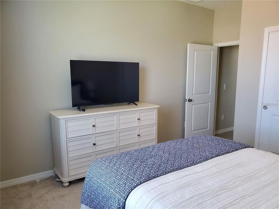 出租: $6,000 (2 贝兹, 2 浴室, 1528 平方英尺)