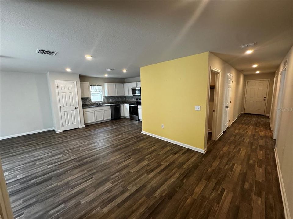 For Rent: $1,750 (3 beds, 2 baths, 1265 Square Feet)