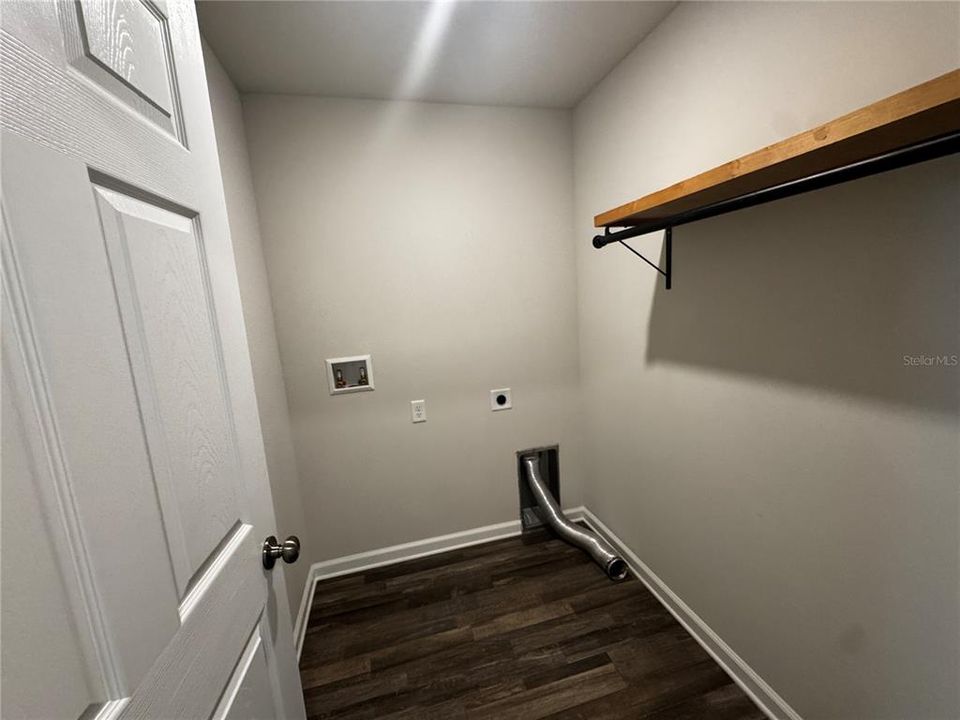 For Rent: $1,750 (3 beds, 2 baths, 1265 Square Feet)