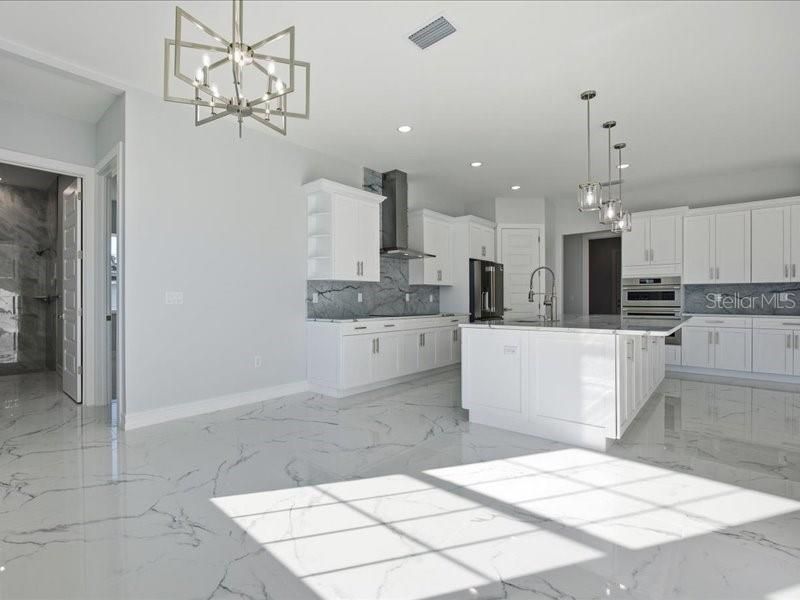 For Sale: $750,000 (4 beds, 3 baths, 2703 Square Feet)