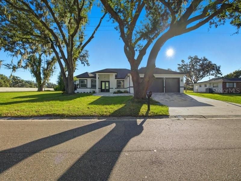 For Sale: $750,000 (4 beds, 3 baths, 2703 Square Feet)