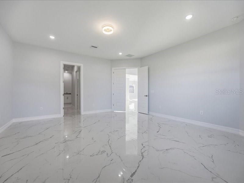 For Sale: $750,000 (4 beds, 3 baths, 2703 Square Feet)