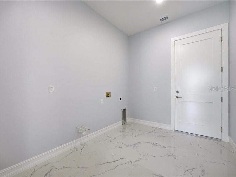 For Sale: $750,000 (4 beds, 3 baths, 2703 Square Feet)