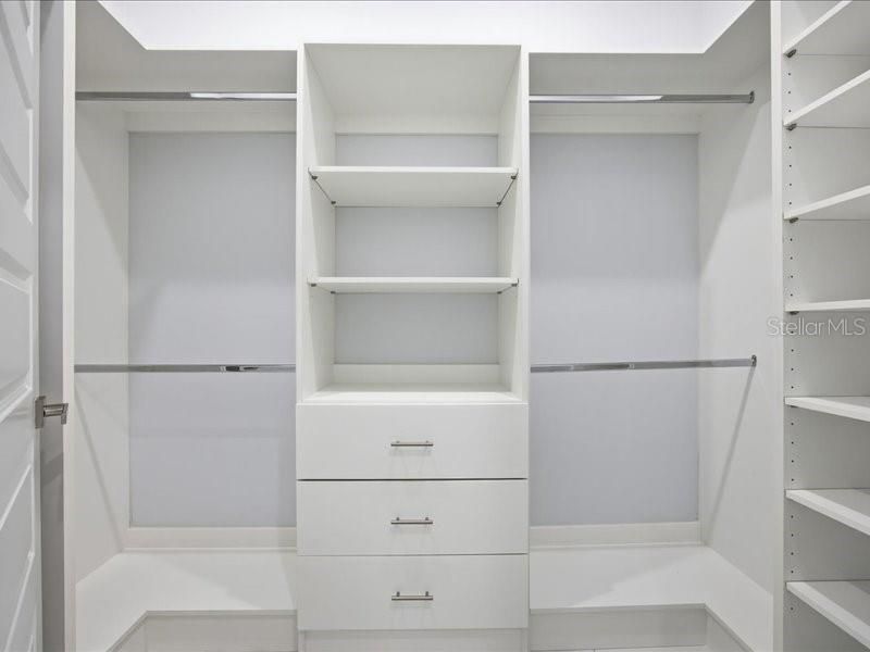 For Sale: $750,000 (4 beds, 3 baths, 2703 Square Feet)