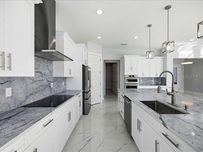 For Sale: $750,000 (4 beds, 3 baths, 2703 Square Feet)