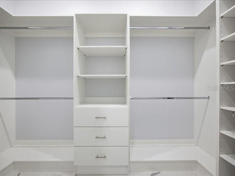 For Sale: $750,000 (4 beds, 3 baths, 2703 Square Feet)