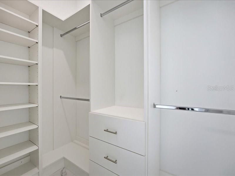 For Sale: $750,000 (4 beds, 3 baths, 2703 Square Feet)