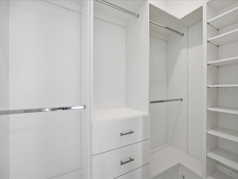 For Sale: $750,000 (4 beds, 3 baths, 2703 Square Feet)