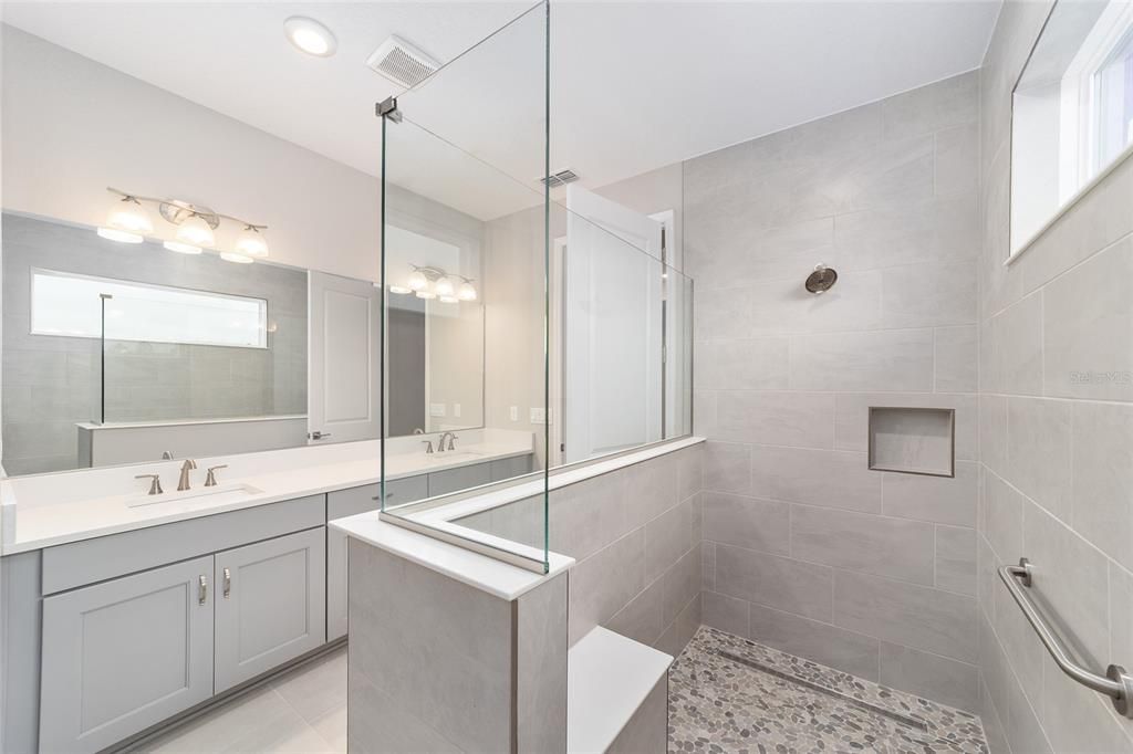 For Sale: $470,000 (3 beds, 3 baths, 2373 Square Feet)