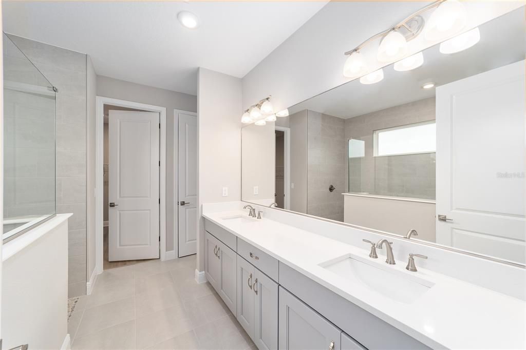 For Sale: $470,000 (3 beds, 3 baths, 2373 Square Feet)