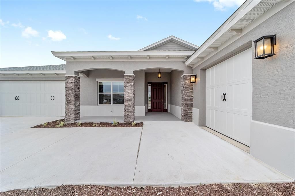 For Sale: $470,000 (3 beds, 3 baths, 2373 Square Feet)