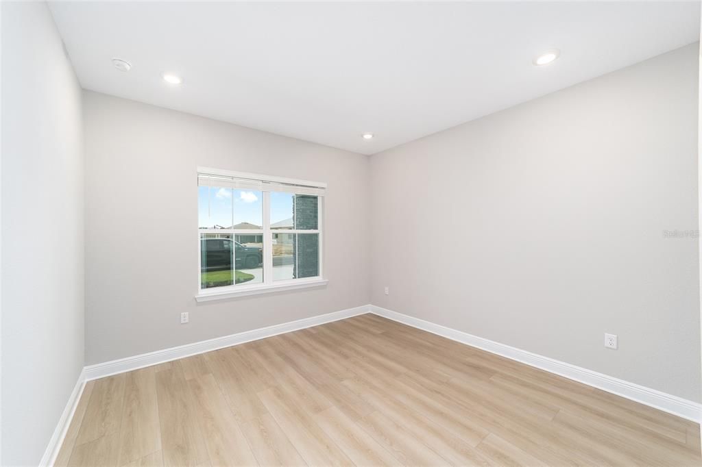 For Sale: $470,000 (3 beds, 3 baths, 2373 Square Feet)