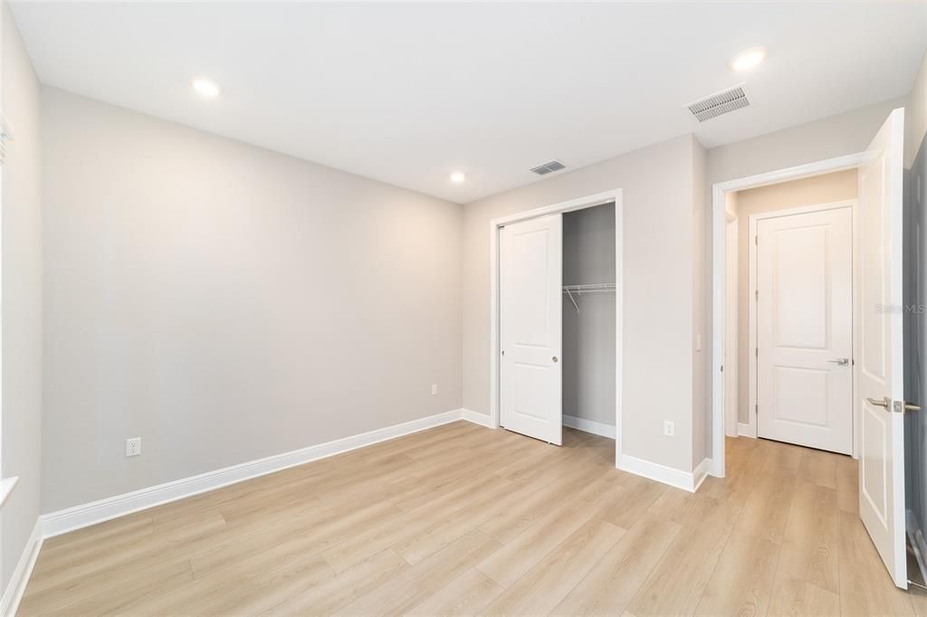 For Sale: $470,000 (3 beds, 3 baths, 2373 Square Feet)