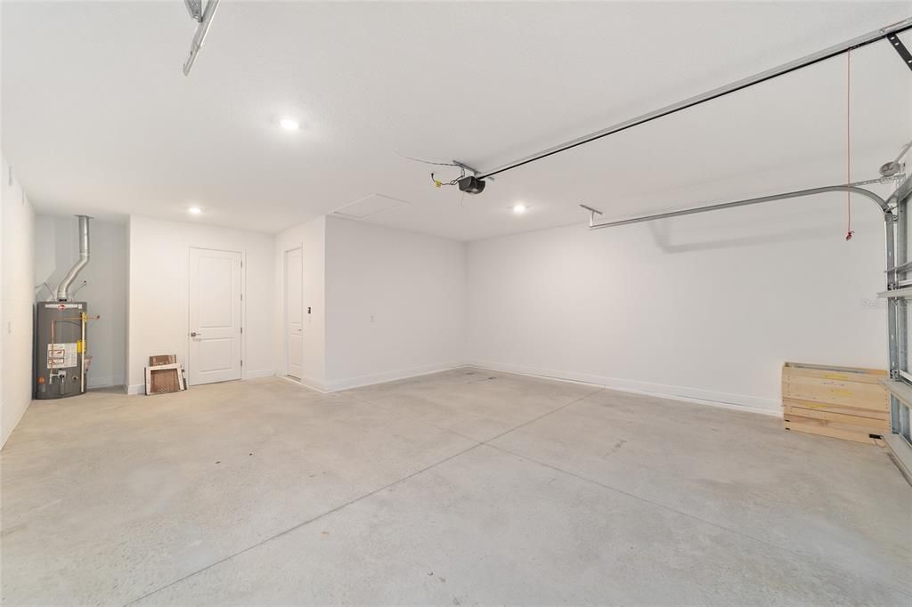 For Sale: $470,000 (3 beds, 3 baths, 2373 Square Feet)