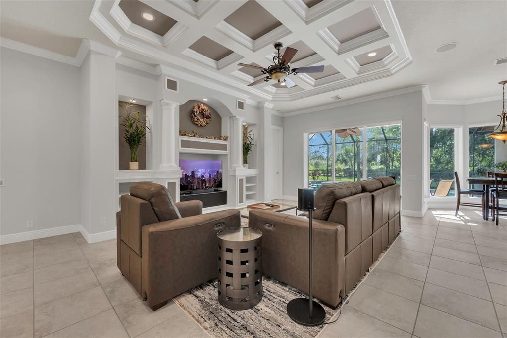 Activo con contrato: $755,000 (3 camas, 3 baños, 2591 Pies cuadrados)