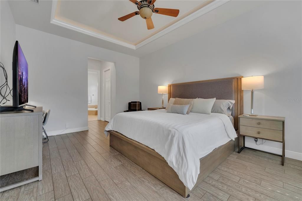 Activo con contrato: $755,000 (3 camas, 3 baños, 2591 Pies cuadrados)