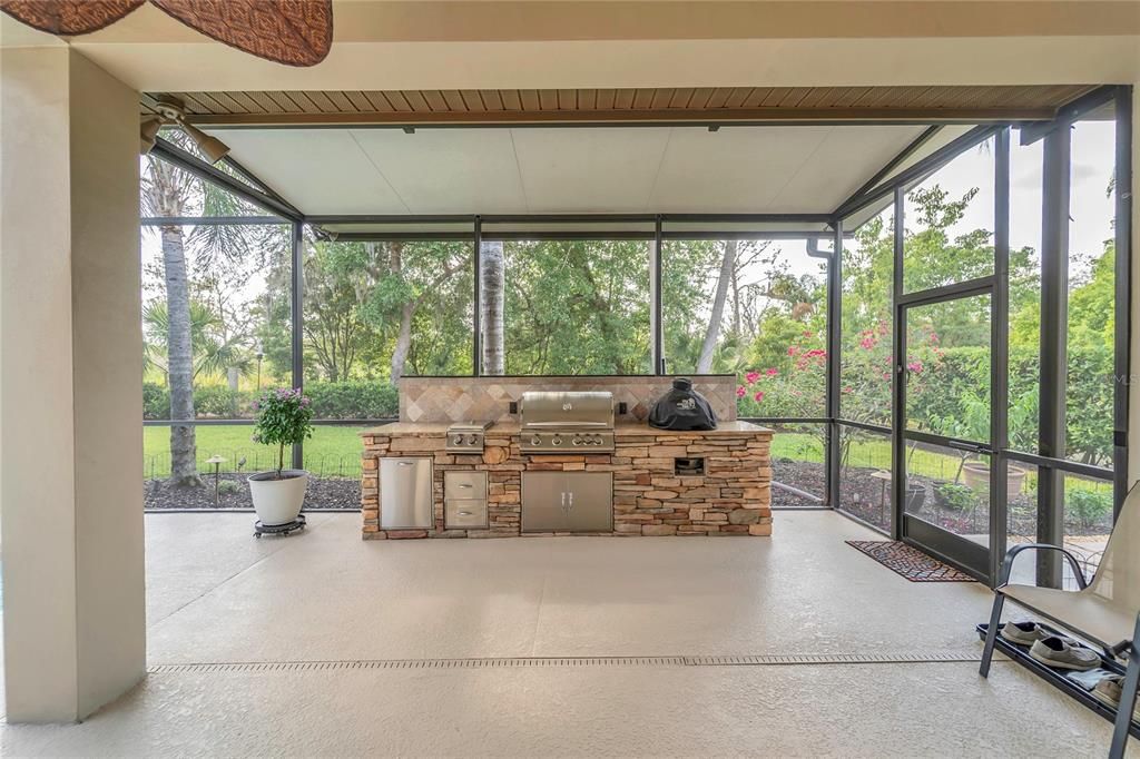 Activo con contrato: $755,000 (3 camas, 3 baños, 2591 Pies cuadrados)