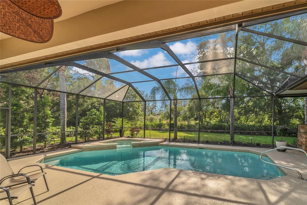 Activo con contrato: $755,000 (3 camas, 3 baños, 2591 Pies cuadrados)