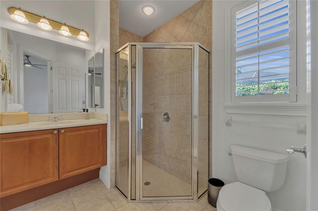 Activo con contrato: $755,000 (3 camas, 3 baños, 2591 Pies cuadrados)