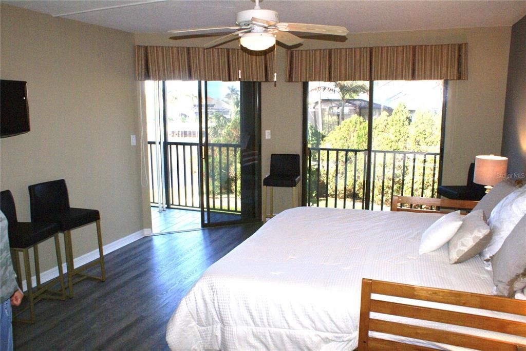 For Rent: $2,200 (2 beds, 2 baths, 1398 Square Feet)