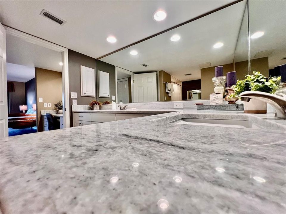 For Rent: $2,200 (2 beds, 2 baths, 1398 Square Feet)