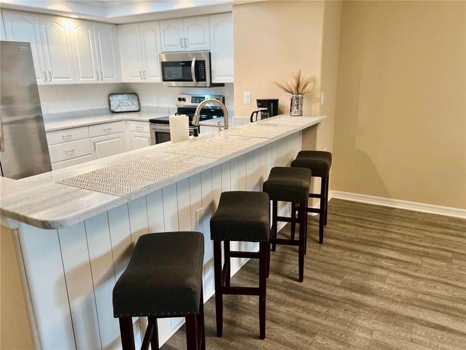 For Rent: $2,200 (2 beds, 2 baths, 1398 Square Feet)