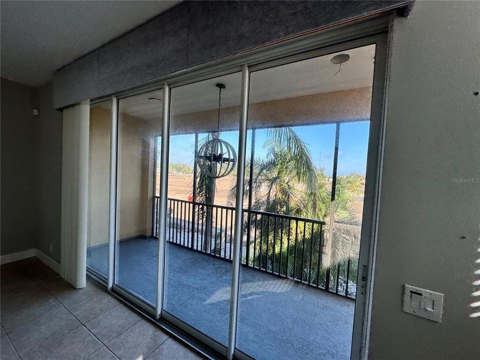 For Rent: $2,950 (3 beds, 2 baths, 2044 Square Feet)