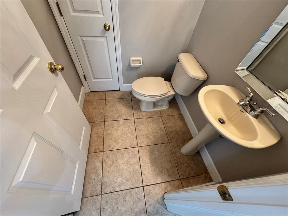 For Rent: $2,950 (3 beds, 2 baths, 2044 Square Feet)