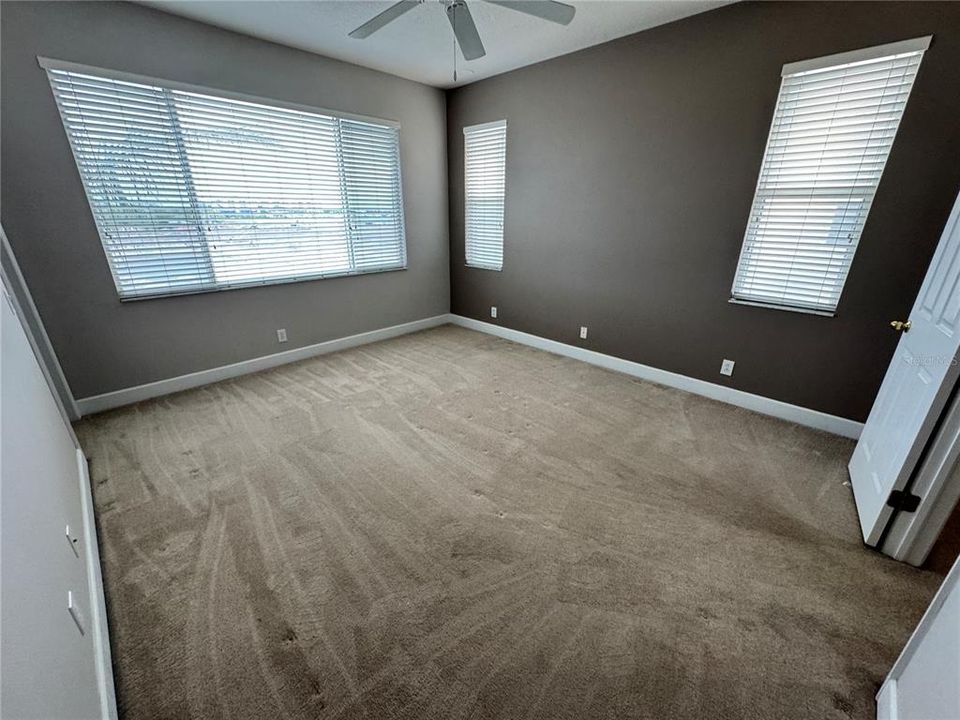 For Rent: $2,950 (3 beds, 2 baths, 2044 Square Feet)