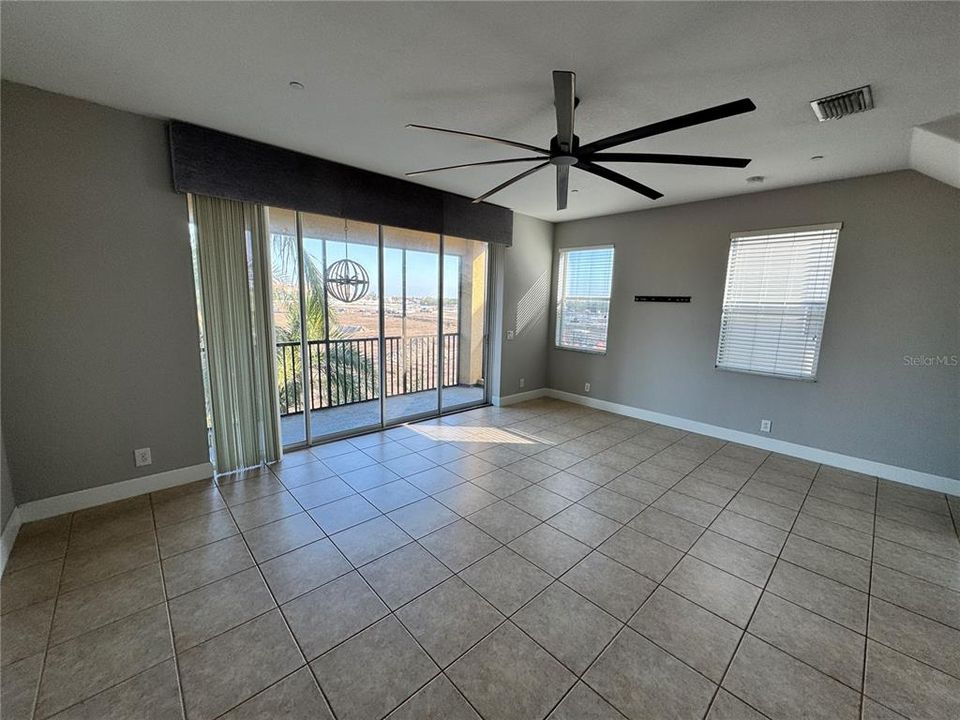 For Rent: $2,950 (3 beds, 2 baths, 2044 Square Feet)